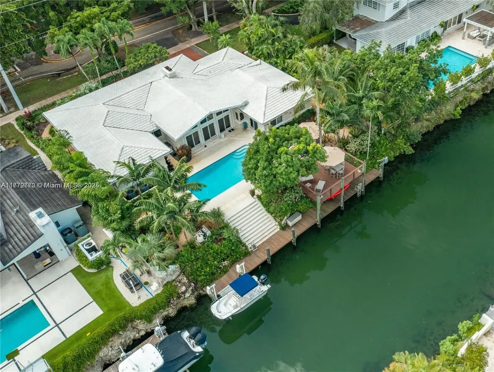 1001 S Alhambra Cir, Coral Gables FL 33146 photo 5