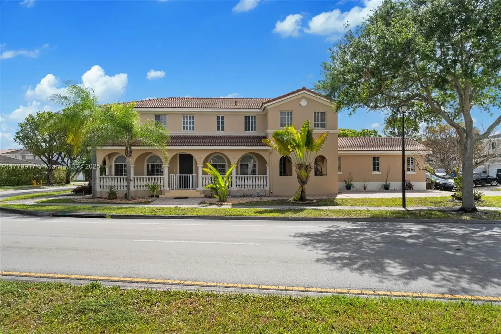 13990 SW 274th Ter, Homestead FL 33032 photo 2