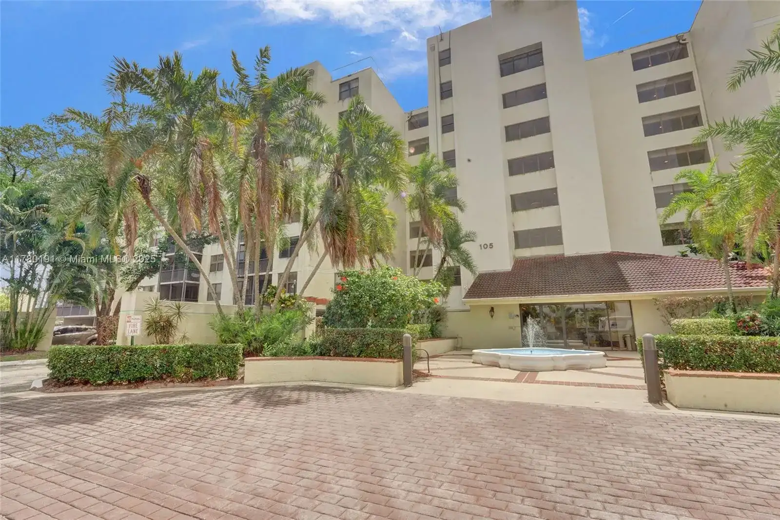 105 Lake Emerald Dr # 211, Oakland Park FL 33309 photo 2