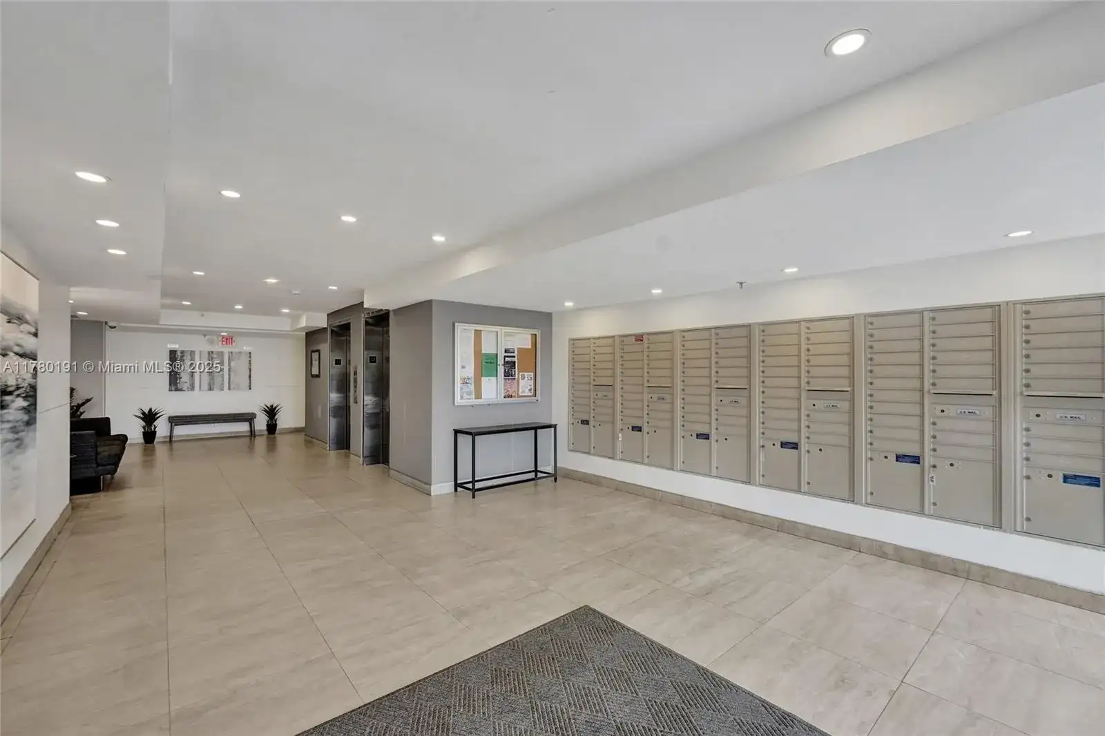 105 Lake Emerald Dr # 211, Oakland Park FL 33309 photo 4