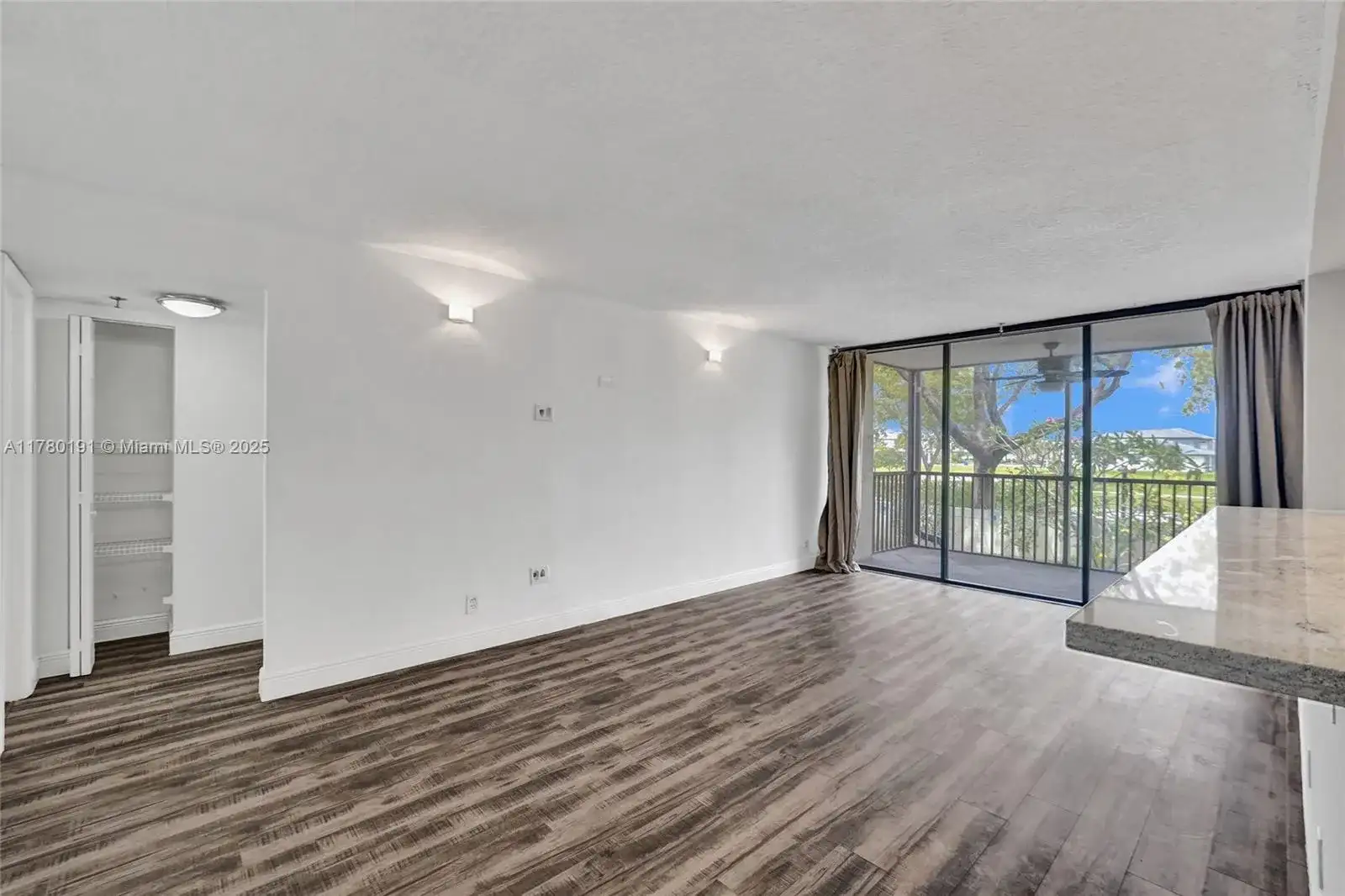 105 Lake Emerald Dr # 211, Oakland Park FL 33309 photo 5