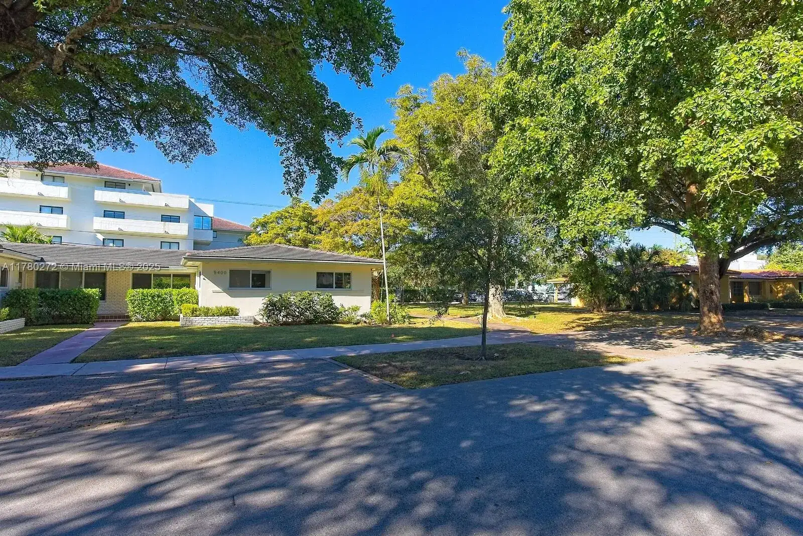 5400 Orduna Dr # 5400, Coral Gables FL 33146 photo 2