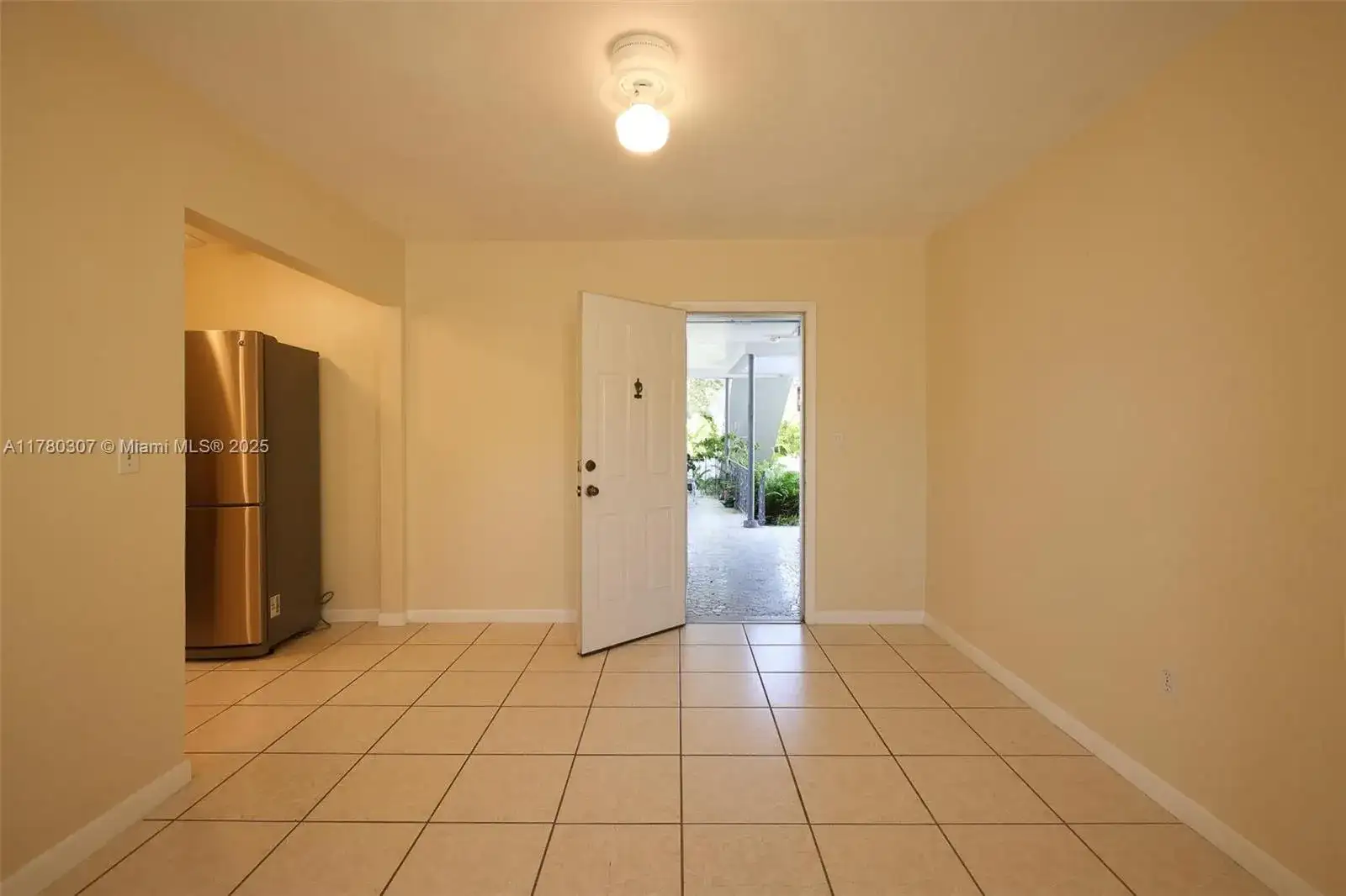 555 SW 16th Ave # 6, Miami FL 33135 photo 3