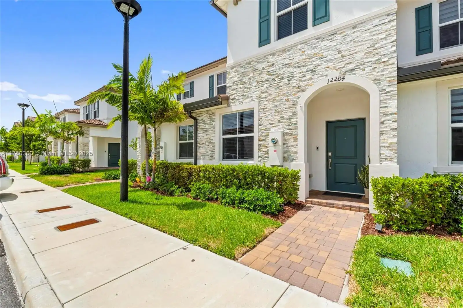 12204 NW 23rd Ct, Miami FL 33167 photo 2
