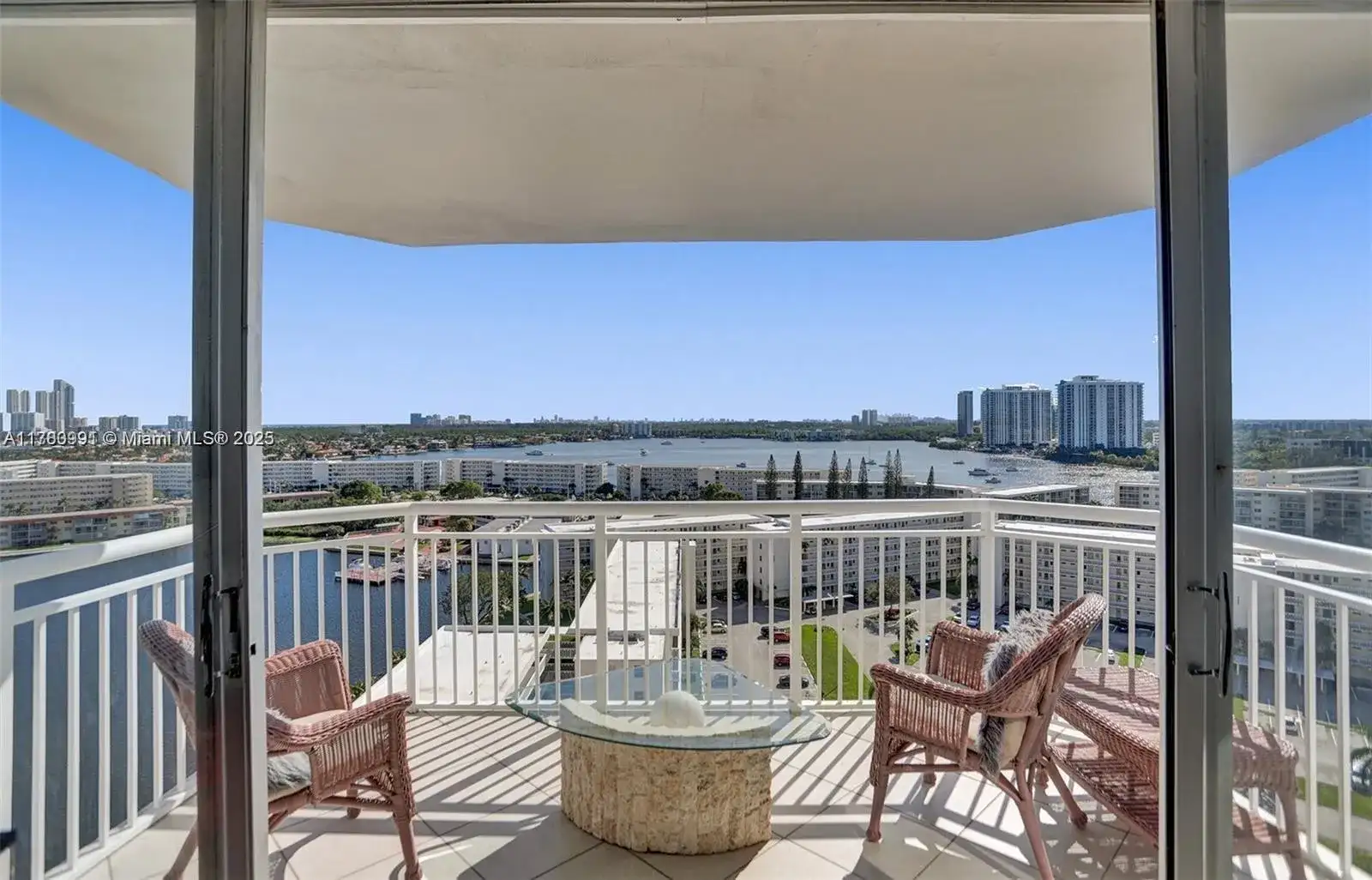 18041 Biscayne Blvd # 1603, Aventura FL 33160 photo 4