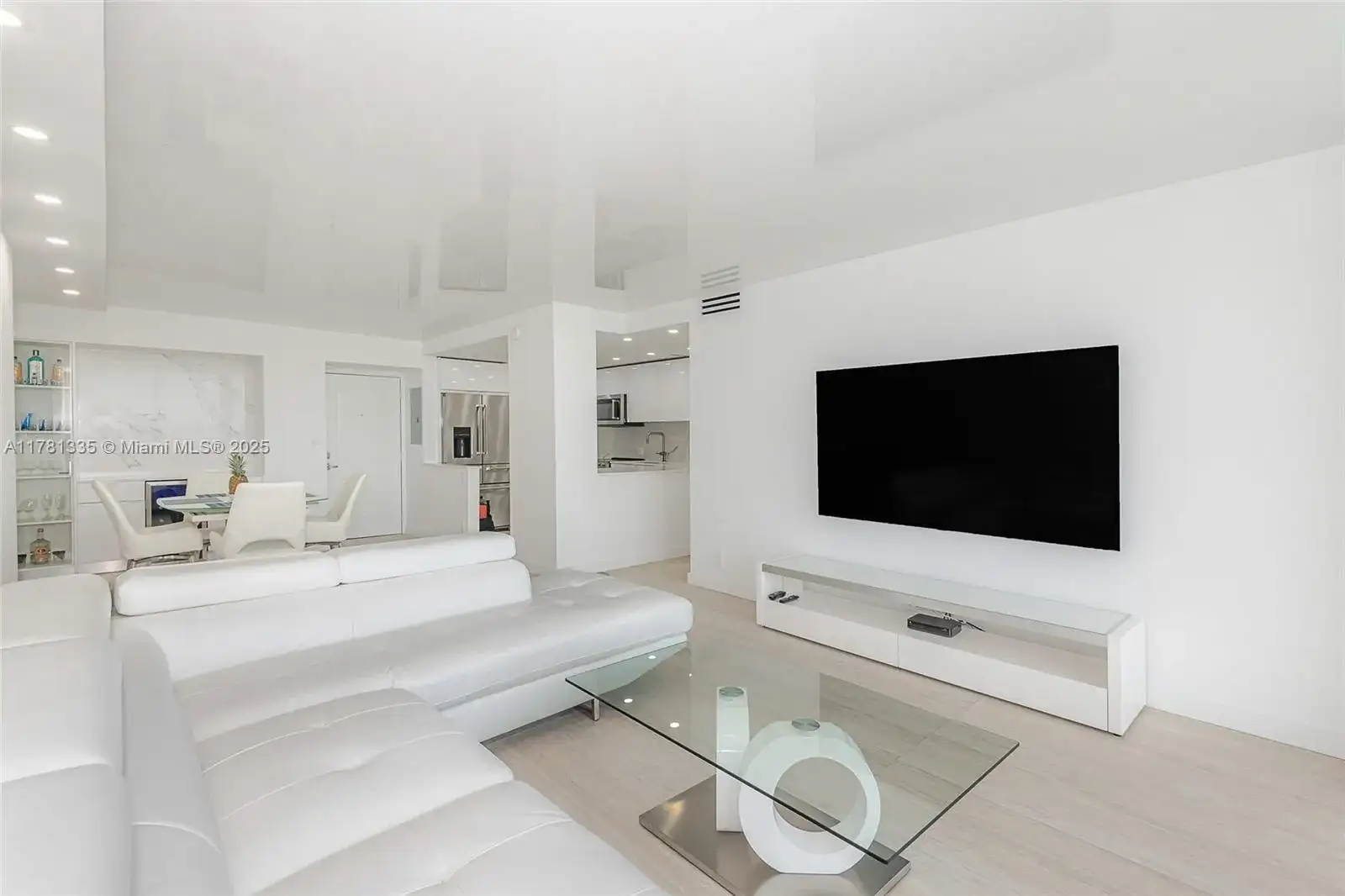 100 Bayview Dr # 825, Sunny Isles Beach FL 33160 photo 5