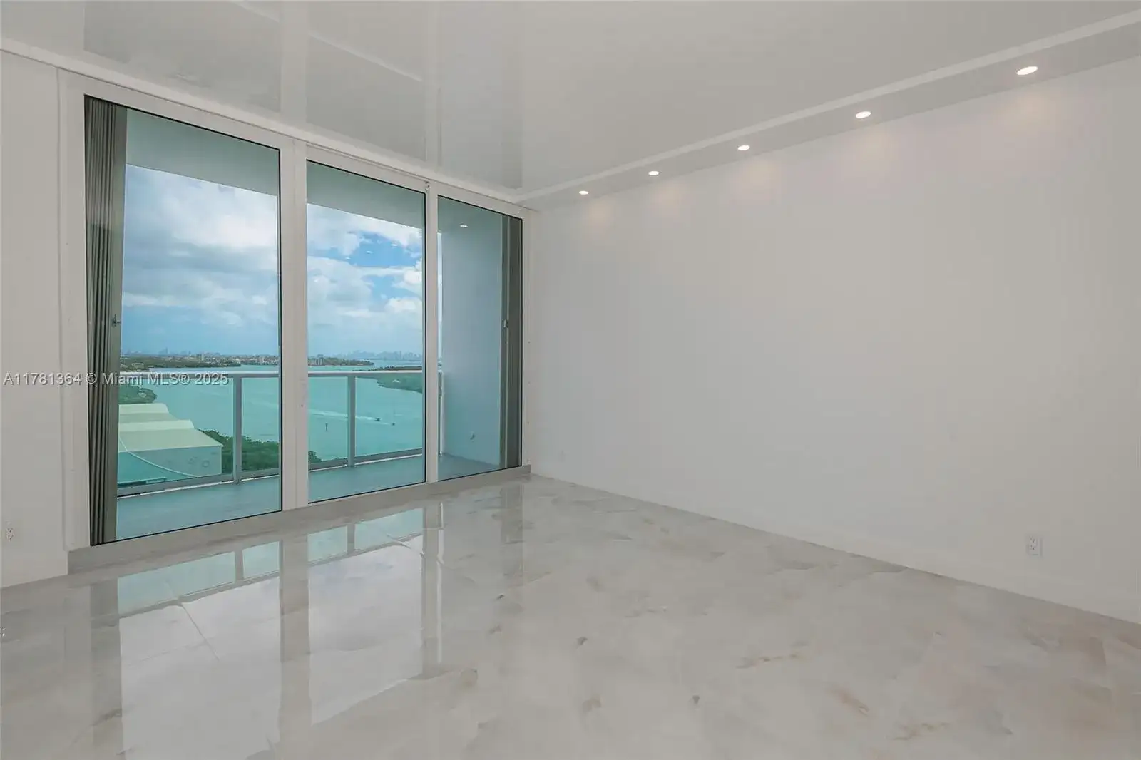 100 Bayview Dr, Sunny Isles Beach FL 33160 photo 5