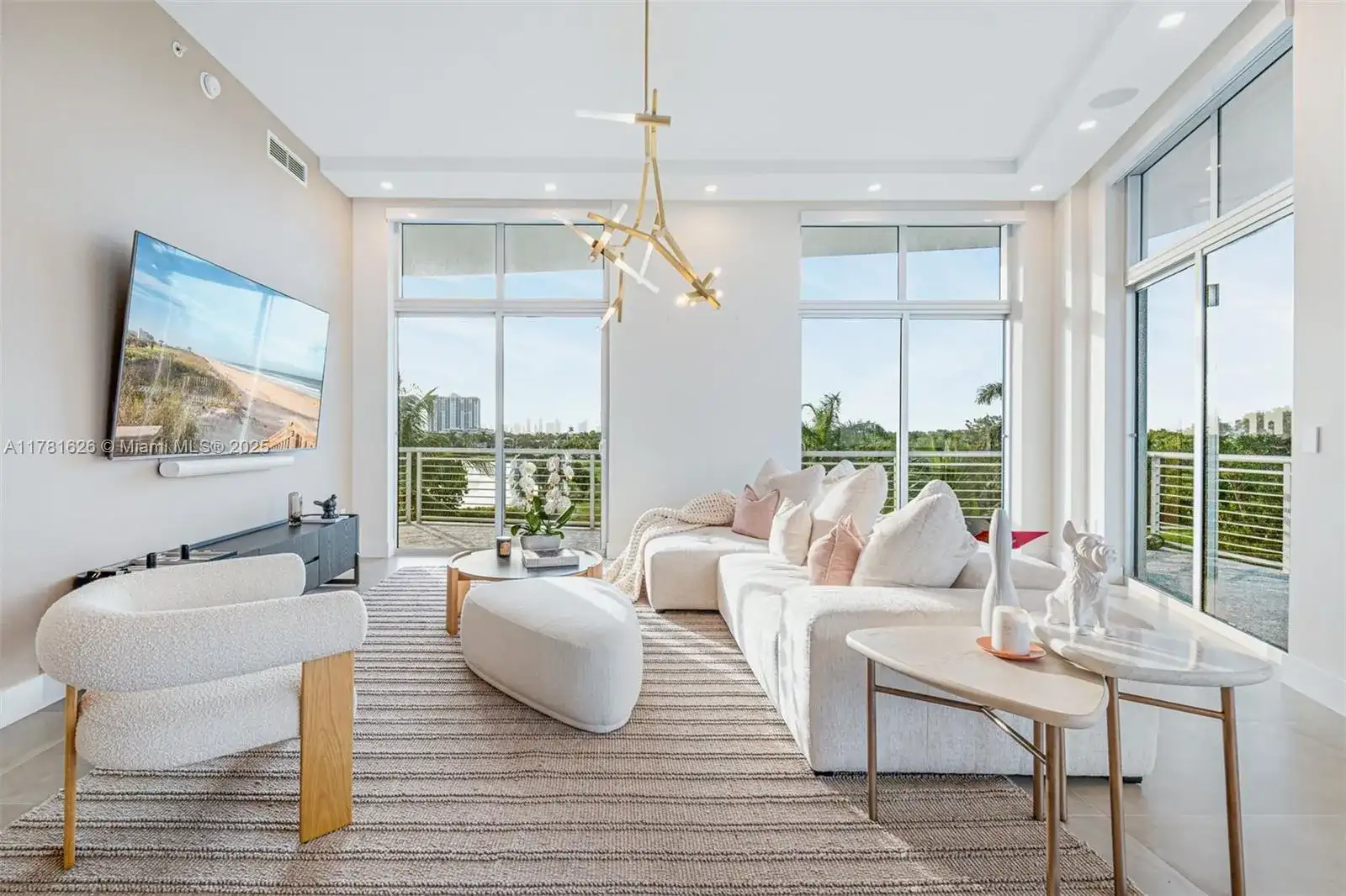 2001 Meridian Ave # 514, Miami Beach FL 33139 photo 4