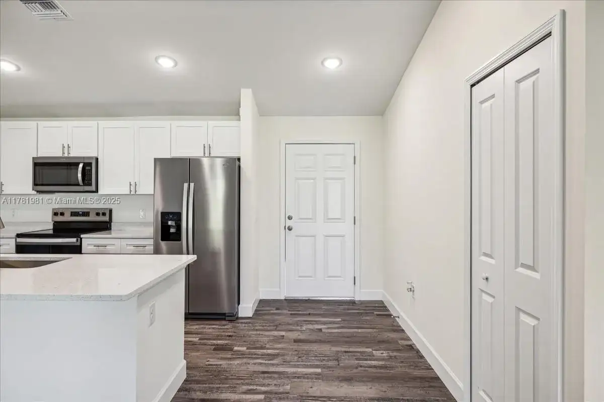 1722 NW 2nd PL, Cape Coral FL 33993 photo 3