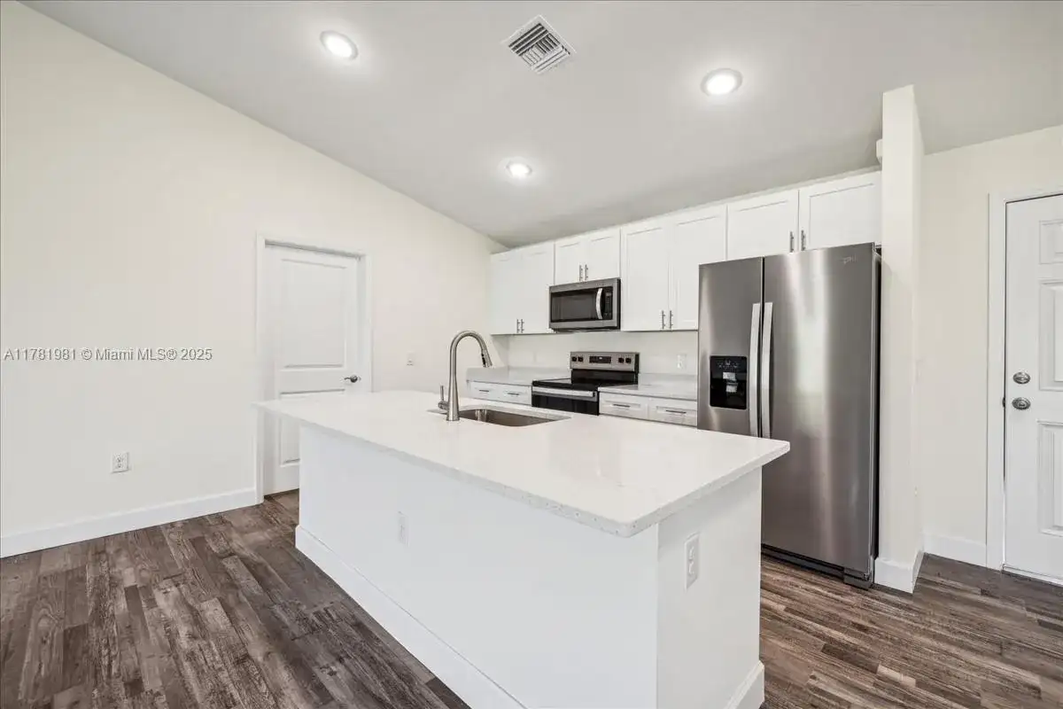 1722 NW 2nd PL, Cape Coral FL 33993 photo 4
