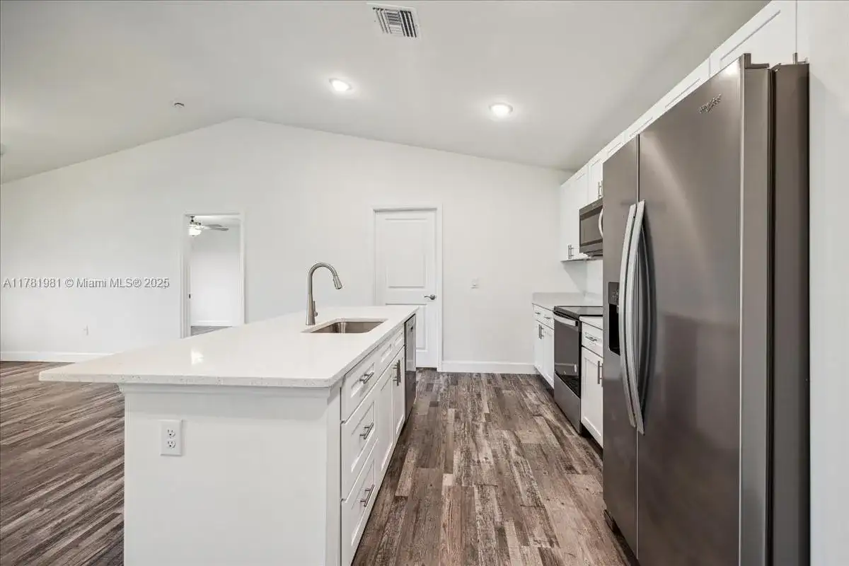 1722 NW 2nd PL, Cape Coral FL 33993 photo 5