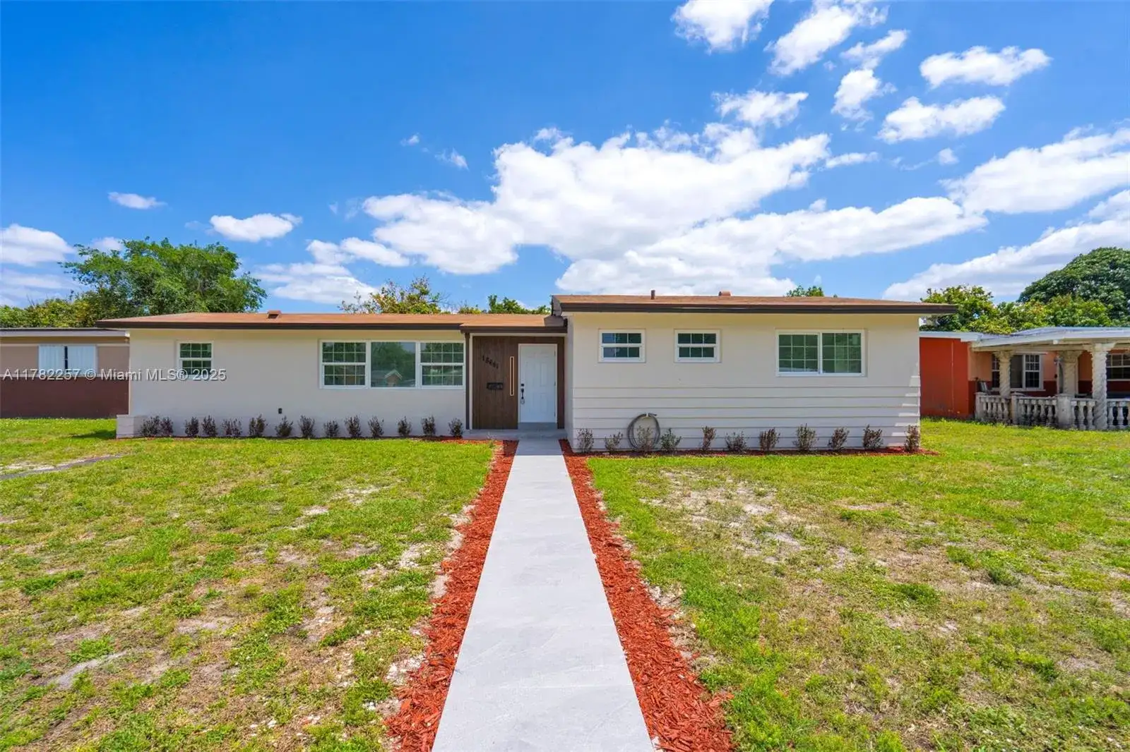 18641 NW 11th Rd, Miami Gardens FL 33169 photo 2