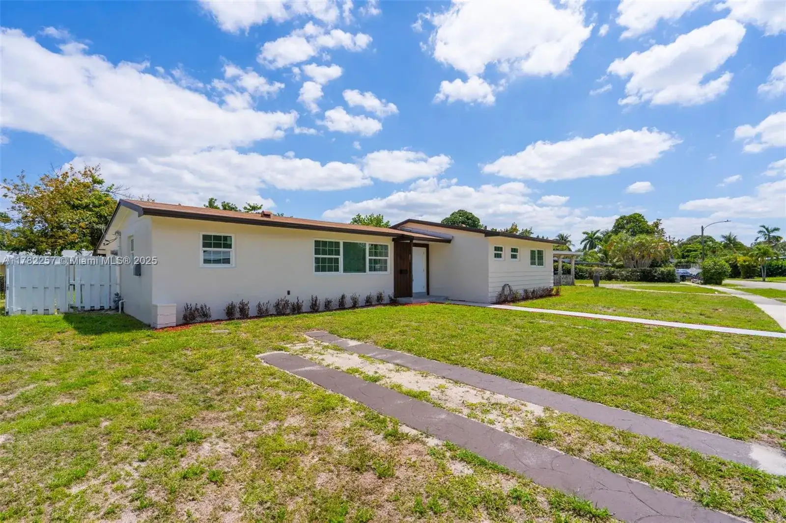 18641 NW 11th Rd, Miami Gardens FL 33169 photo 3