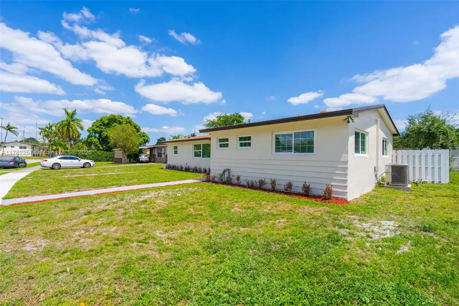 18641 NW 11th Rd, Miami Gardens FL 33169 photo 4
