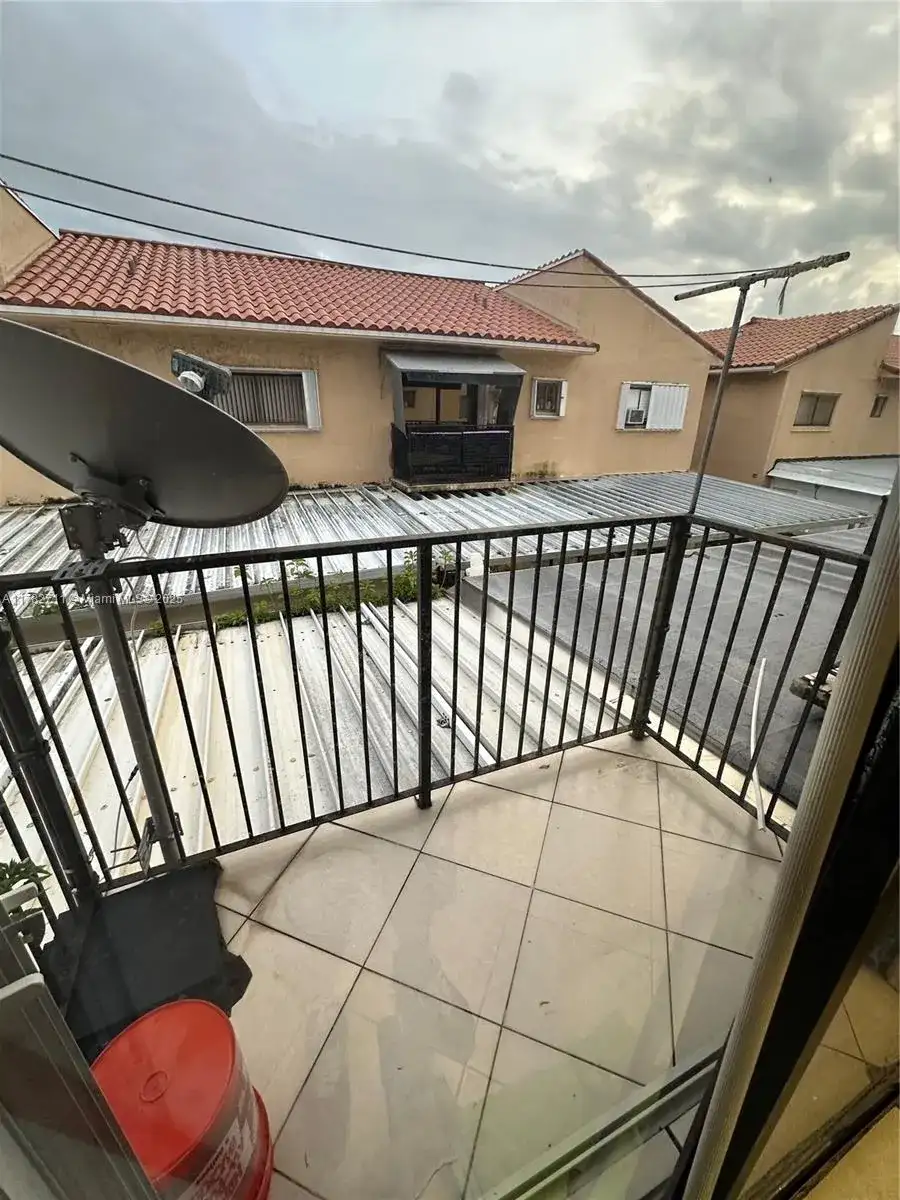 7795 W 29th Way # 201, Hialeah FL 33018 photo 4