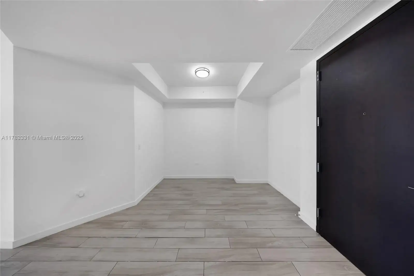 999 SW 1st Ave # 3111, Miami FL 33130 photo 3