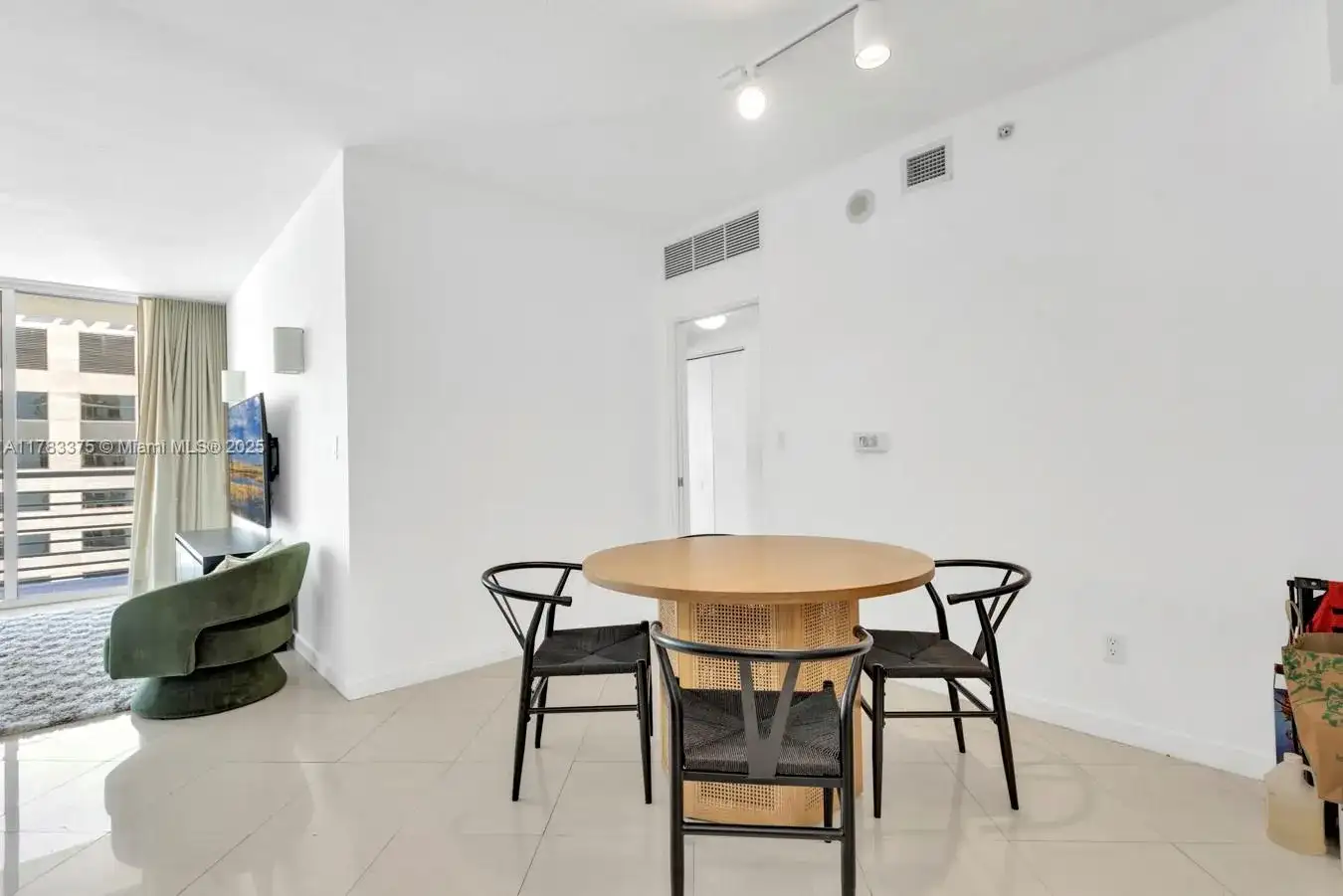 335 S BISCAYNE BL # 3408, Miami FL 33131 photo 3