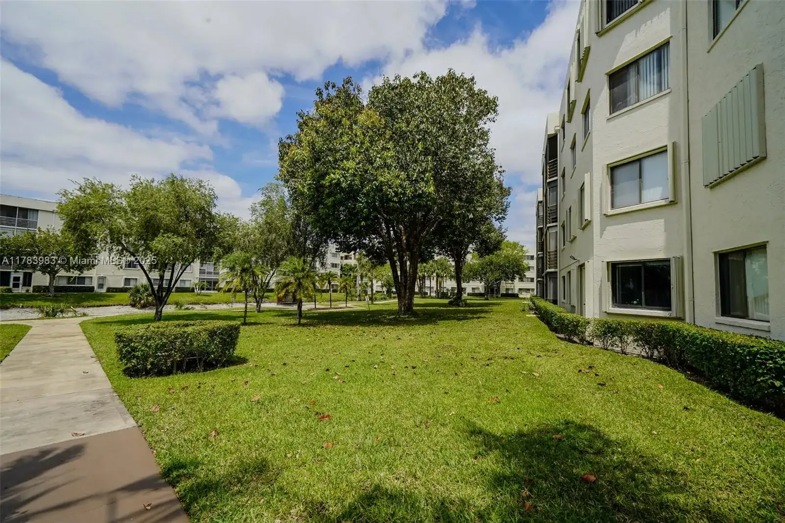 3138 VIA POINCIANA # 105, Lake Worth FL 33467 photo 4