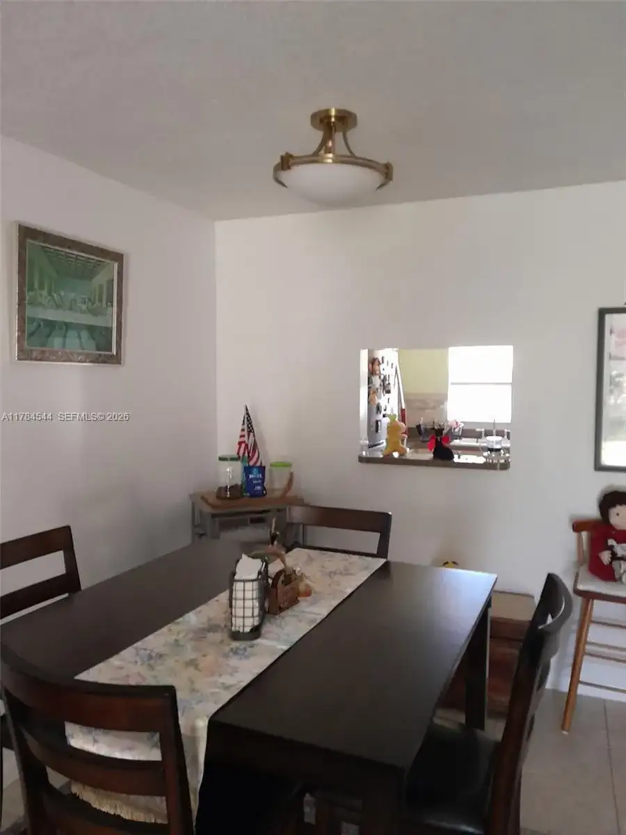 9350 Sunrise Lakes Blvd # 109, Sunrise FL 33322 photo 3