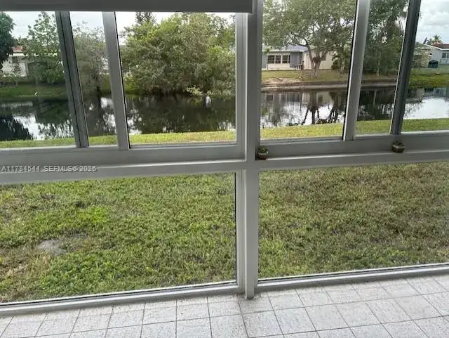 9350 Sunrise Lakes Blvd # 109, Sunrise FL 33322 photo 5