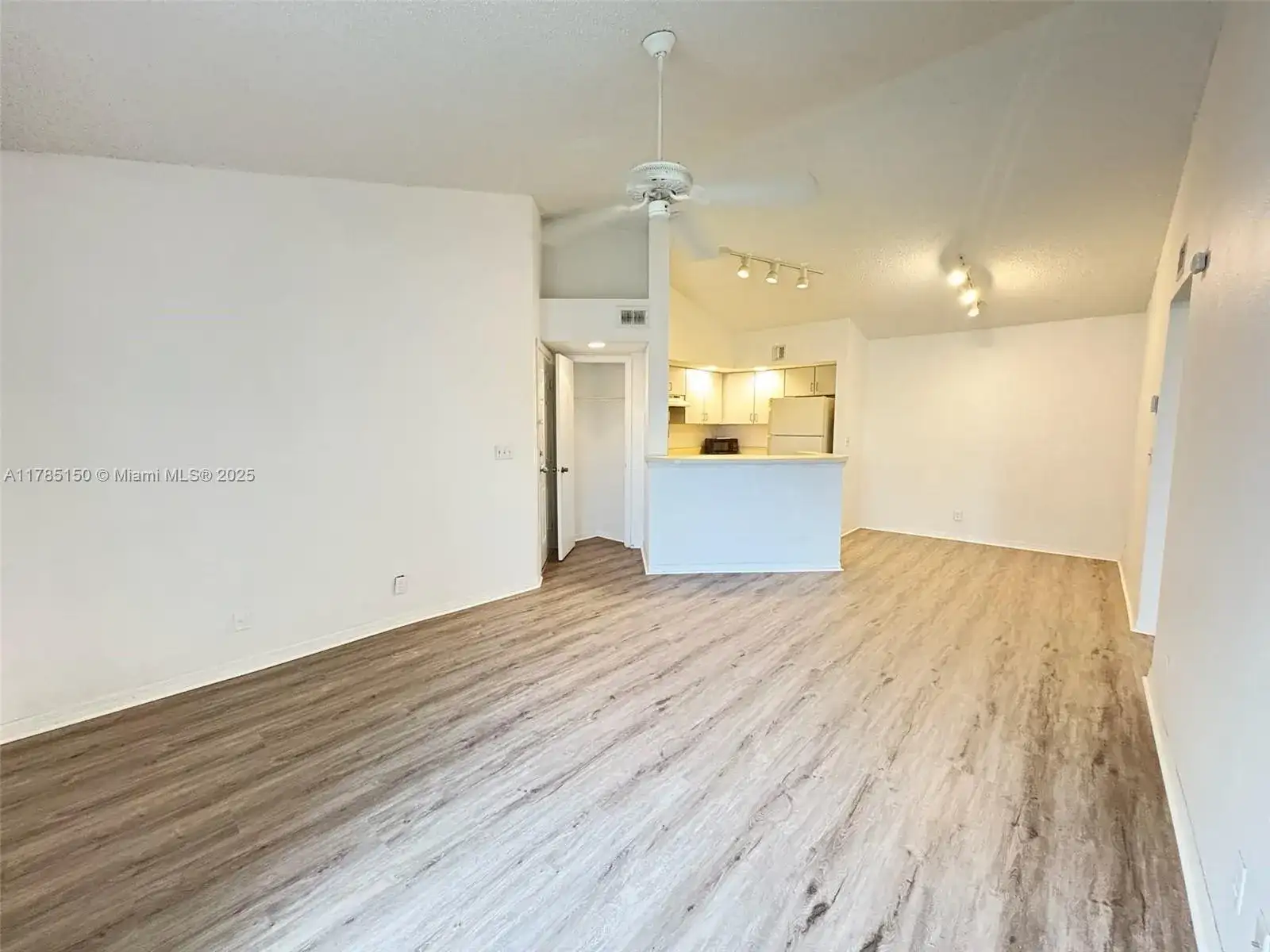 3320 N Pinewalk Dr N # 1726, Margate FL 33063 photo 3