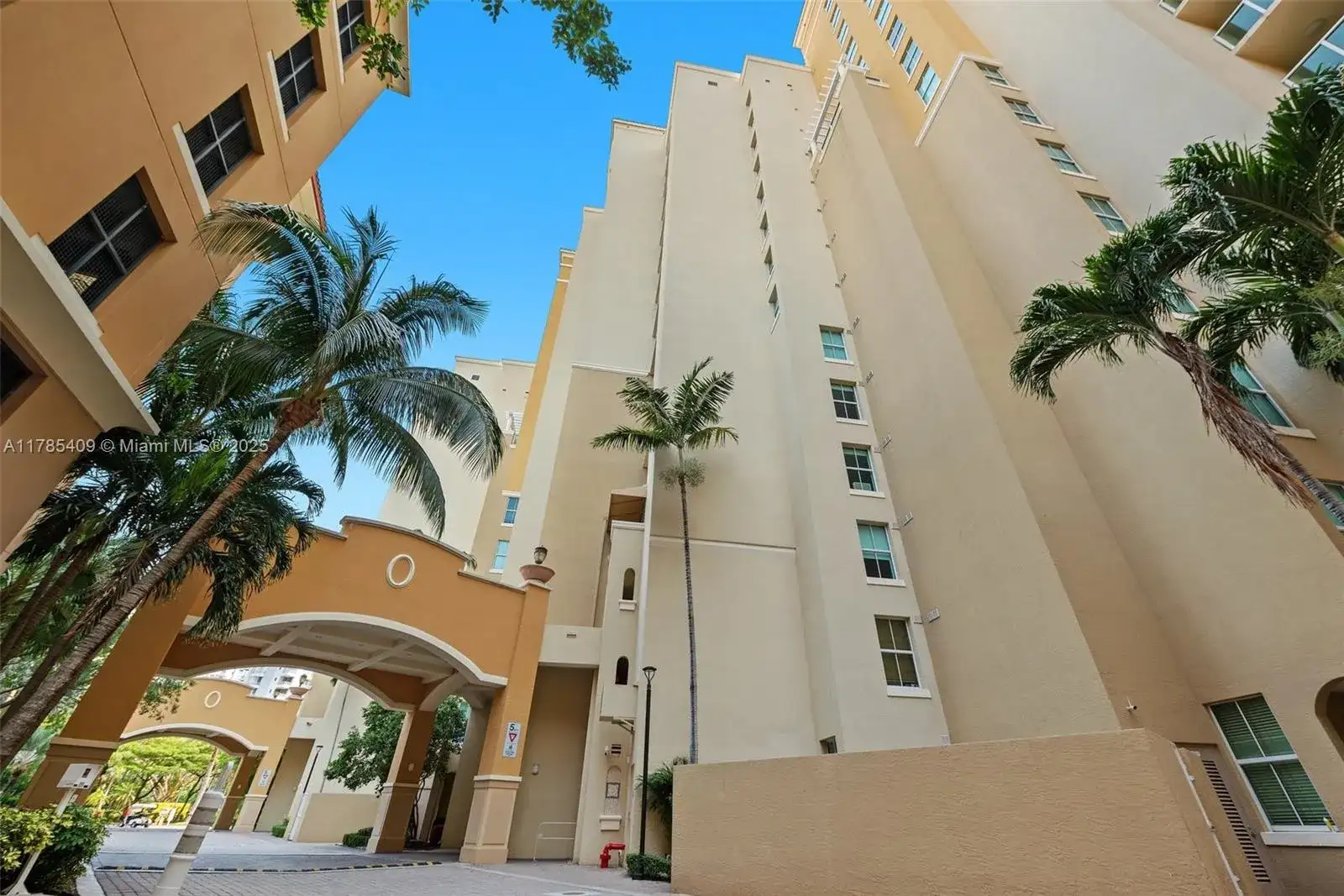 3340 NE 190th St # 504, Aventura FL 33180 photo 2