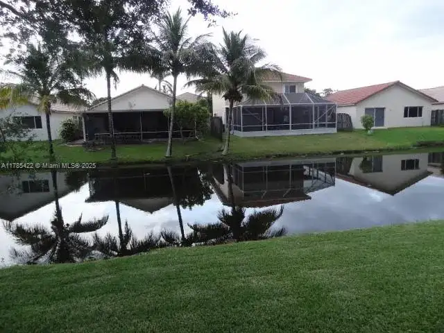 342 Lakeview Dr # 105, Weston FL 33326 photo 2