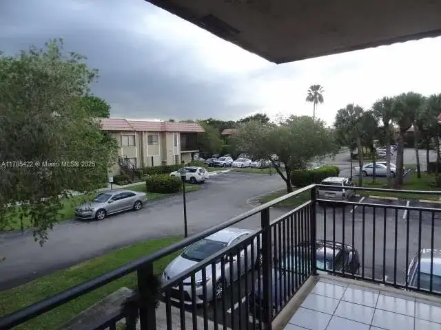 342 Lakeview Dr # 105, Weston FL 33326 photo 5