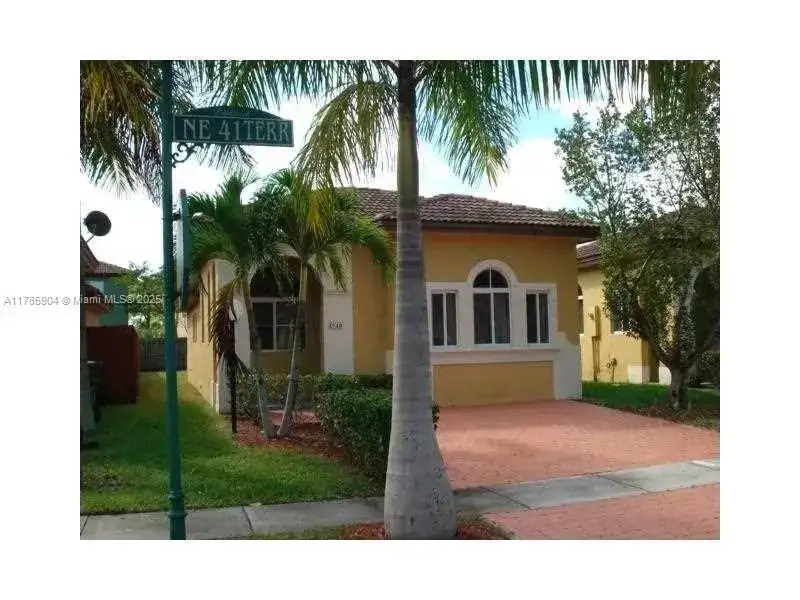 2540 NE 41st Ter, Homestead FL 33033 photo 2