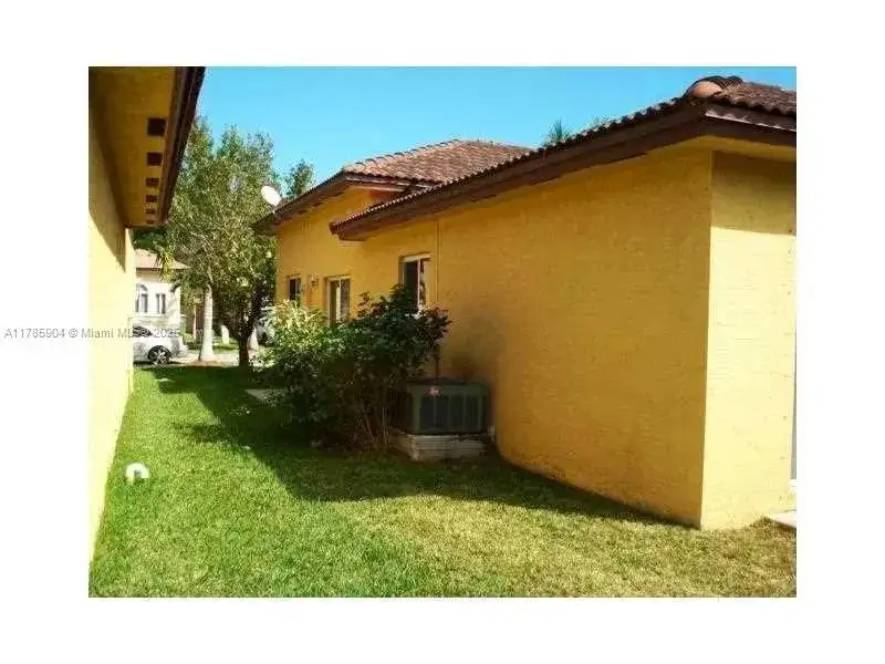 2540 NE 41st Ter, Homestead FL 33033 photo 5
