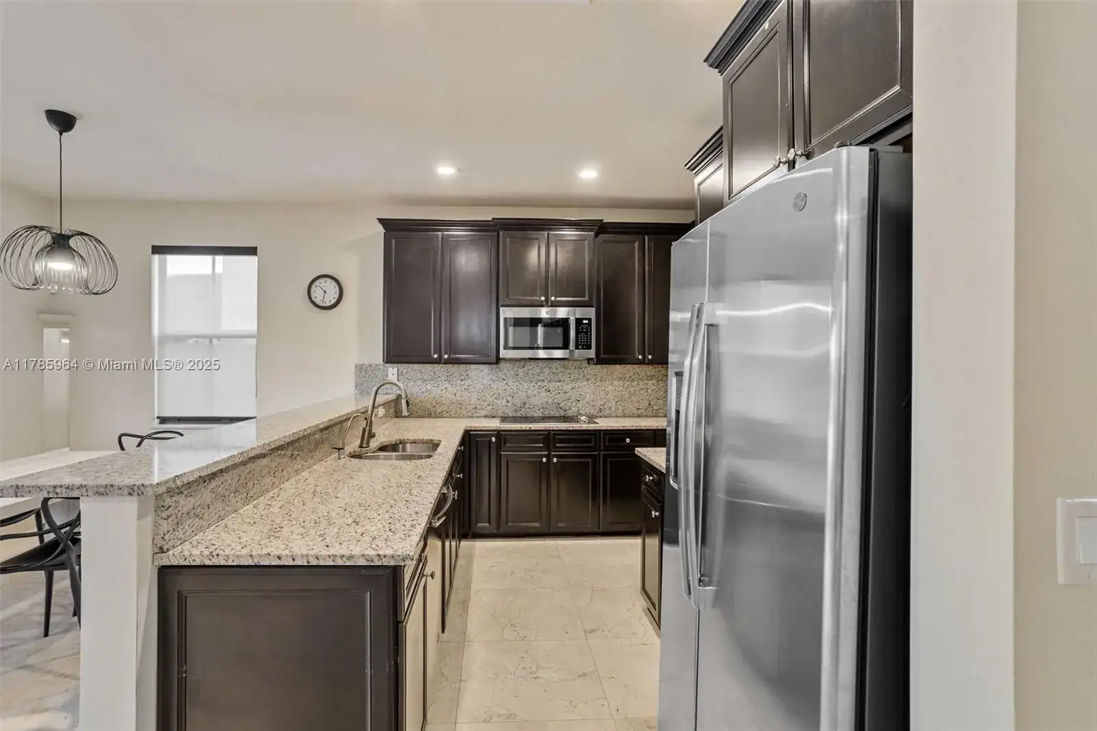 10075 NW 86th Ter, Doral FL 33178 photo 4