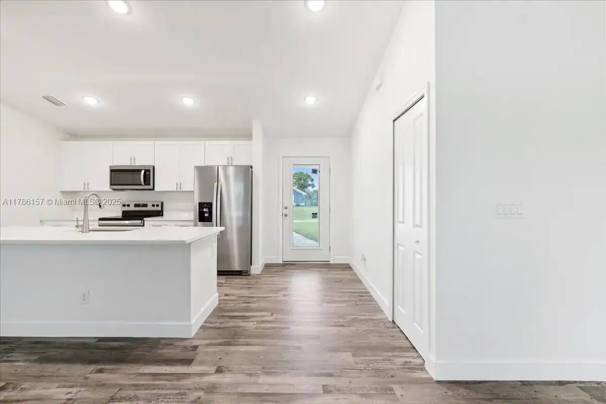 22 NW 25th TER, Cape Coral FL 33993 photo 4