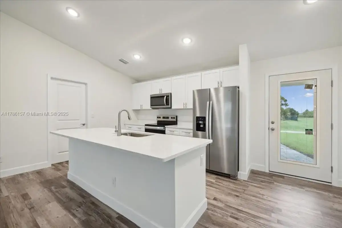 22 NW 25th TER, Cape Coral FL 33993 photo 5