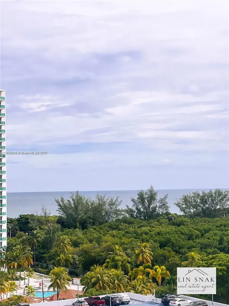 300 Bayview Dr # 915, Sunny Isles Beach FL 33160 photo 5