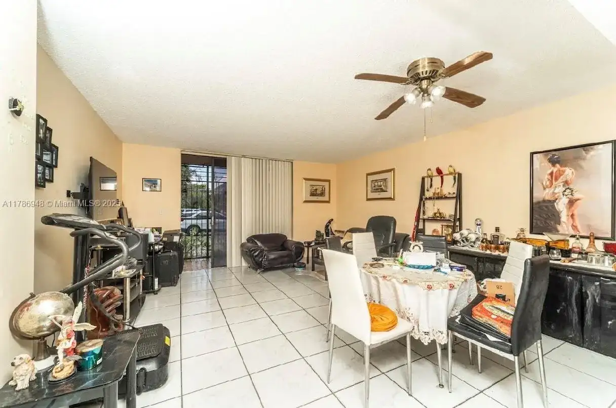 8635 NW 8th St # 101, Miami FL 33126 photo 3