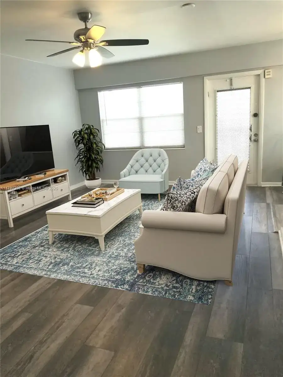 285 Fanshaw G # G, Boca Raton FL 33434 photo 4