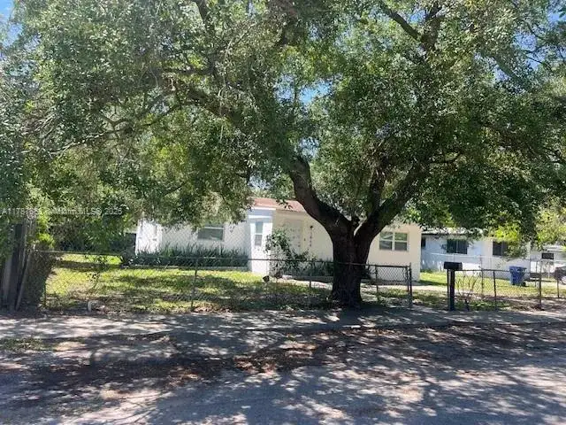 1864 NW 88th Ter, Miami FL 33147 photo 2