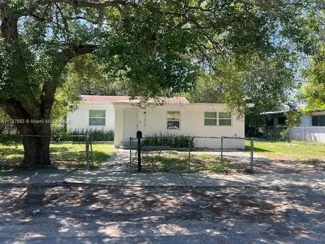 1864 NW 88th Ter, Miami FL 33147 photo 3