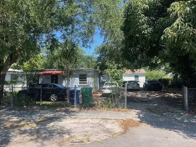 1864 NW 88th Ter, Miami FL 33147 photo 5