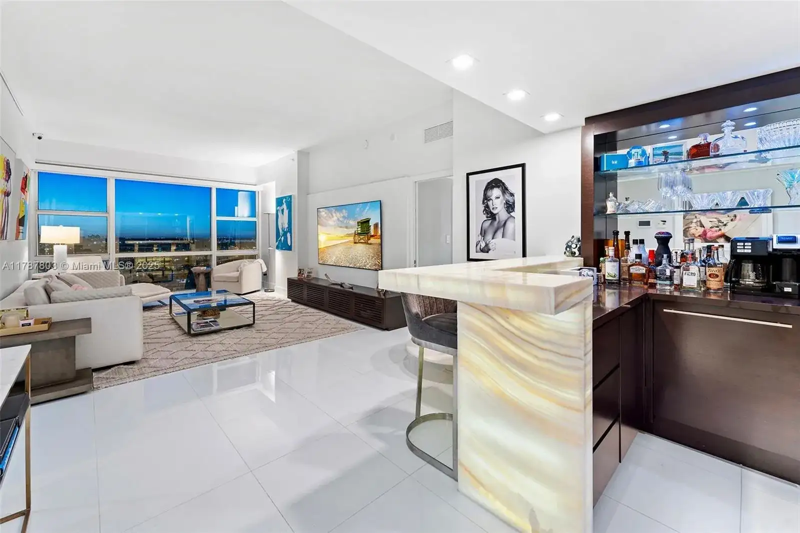 6801 Collins Ave, Miami Beach FL 33141 photo 2