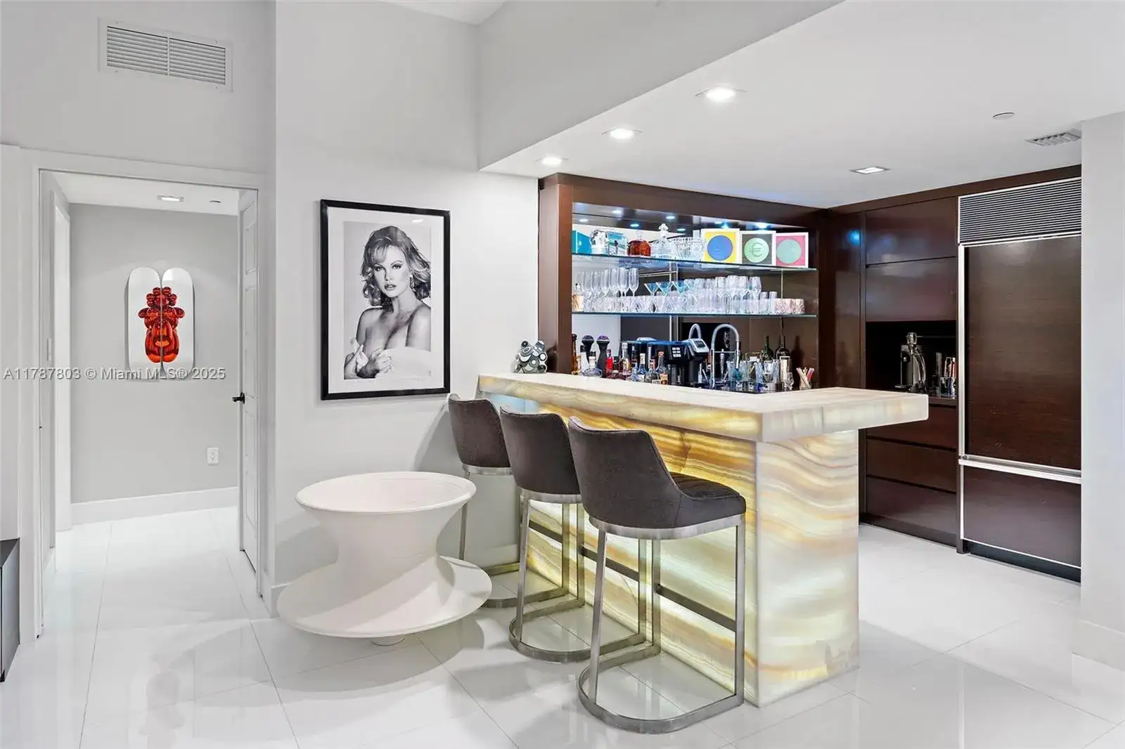 6801 Collins Ave, Miami Beach FL 33141 photo 5