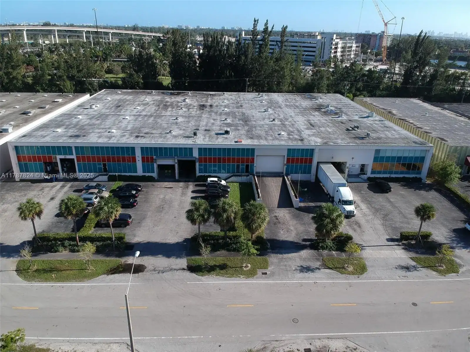 1098 NW 159th Dr, Miami Gardens FL 33169 photo 2