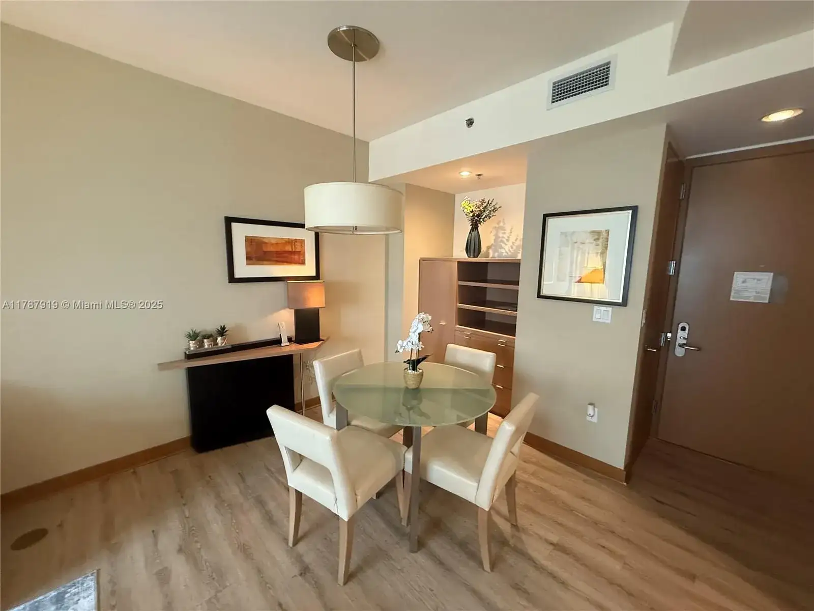 1395 Brickell Ave, Miami FL 33131 photo 2