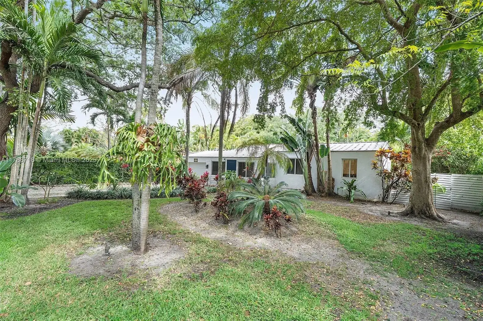 1055 NE 120th St, Biscayne Park FL 33161 photo 4