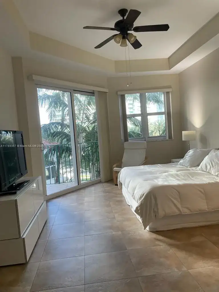 20000 E Country Club Dr # 405, Aventura FL 33180 photo 5