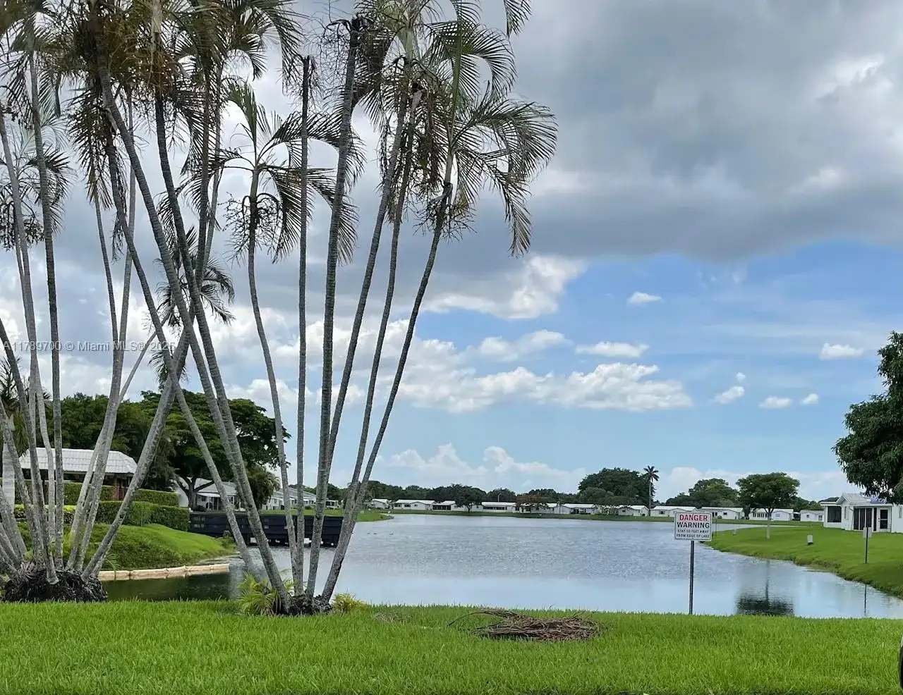 1228 NW 85th Ave, Plantation FL 33322 photo 2