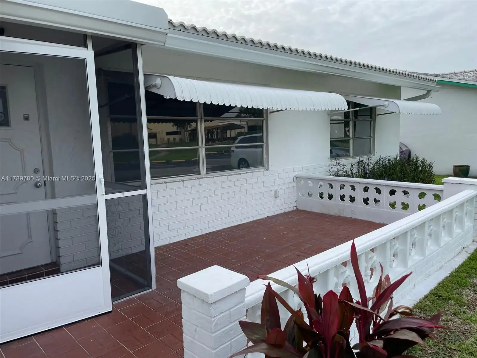 1228 NW 85th Ave, Plantation FL 33322 photo 3