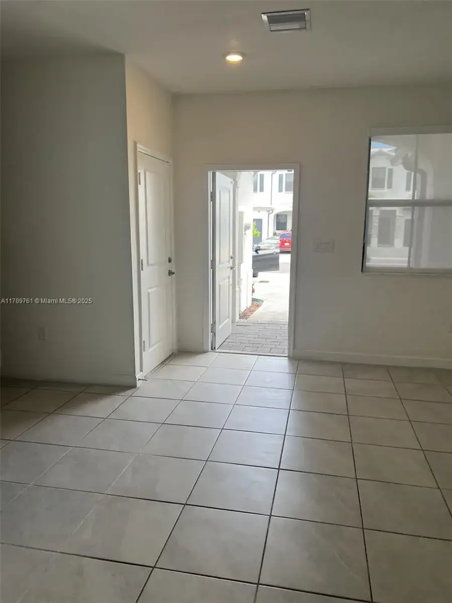 28519 SW 134th Ct, Homestead FL 33033 photo 2