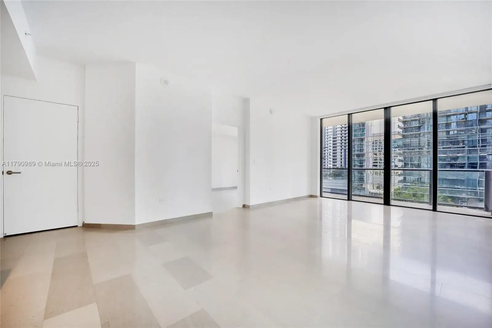 88 SW 7th St # 1009, Miami FL 33130 photo 3