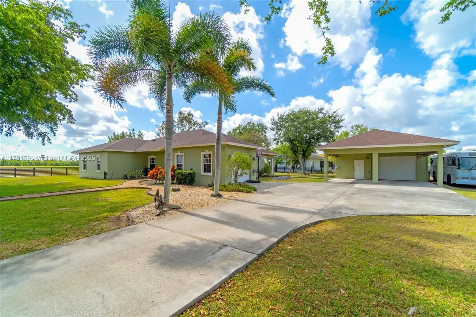 19302 SW 292nd St, Homestead FL 33030 photo 2